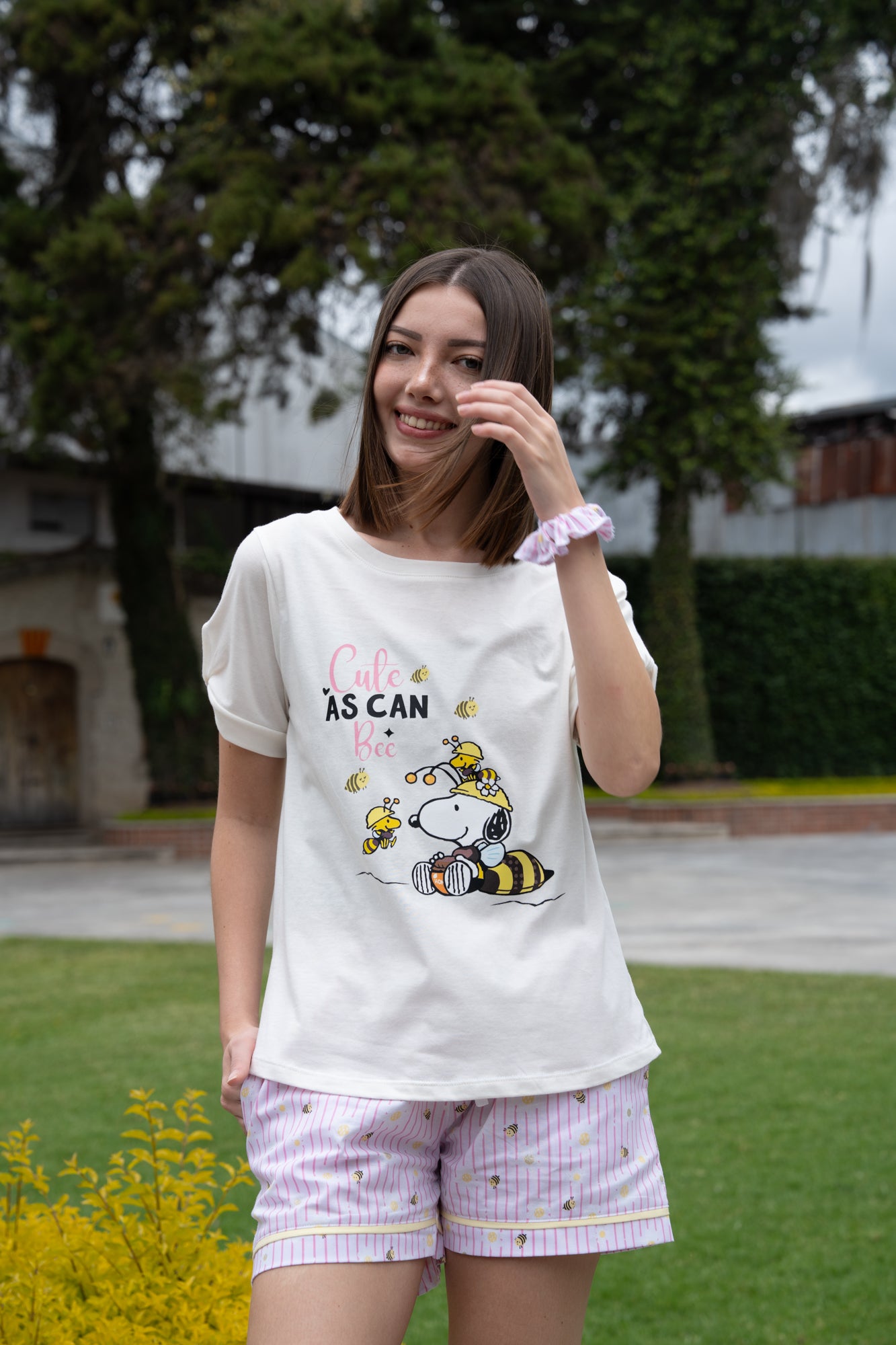 Pijama Cute Bee Snoopy 2 piezas , blusa manga corta y short con bolsas