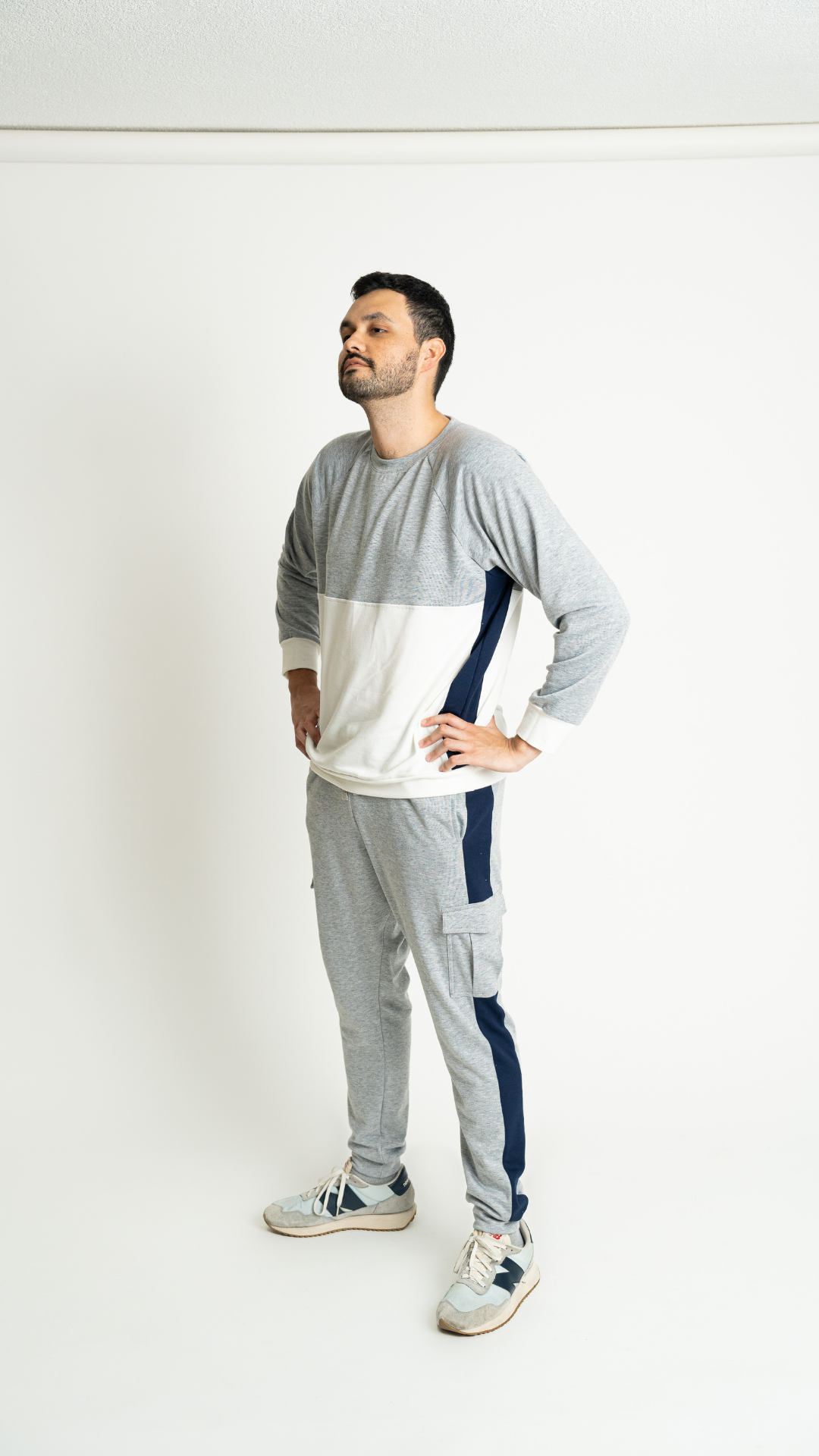 Set Nadal de sudadero y Pantalon con bolsas tipo cargo ,
Elaborado en Algodon spandex,