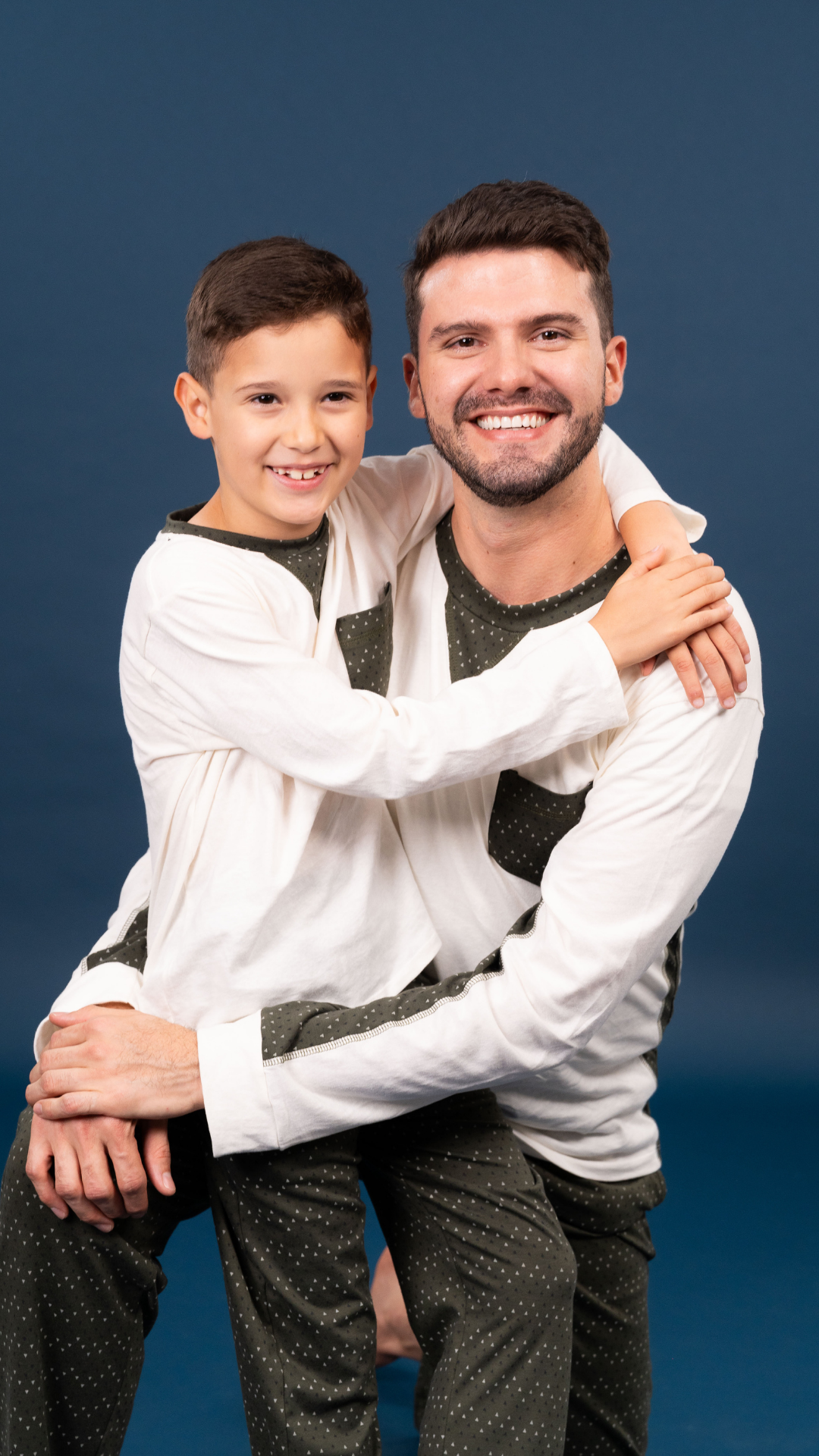 Pijama Erick 2 piezas , blusa manga larga , y pantalón con bolsas