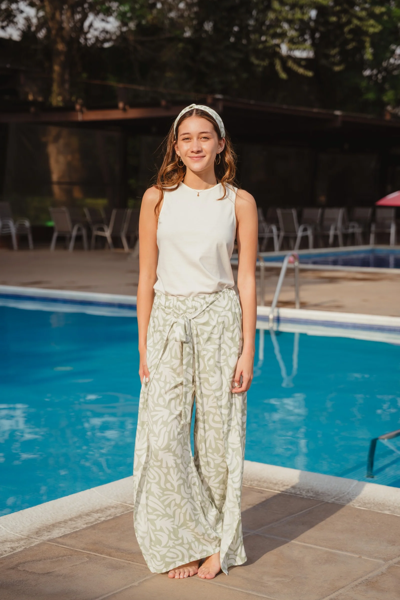 Set Verano Verdino 1 piezas , pantalón ancho con bolsas y vuelos
Pantalón elaborado en algodón 100% tipo hindú