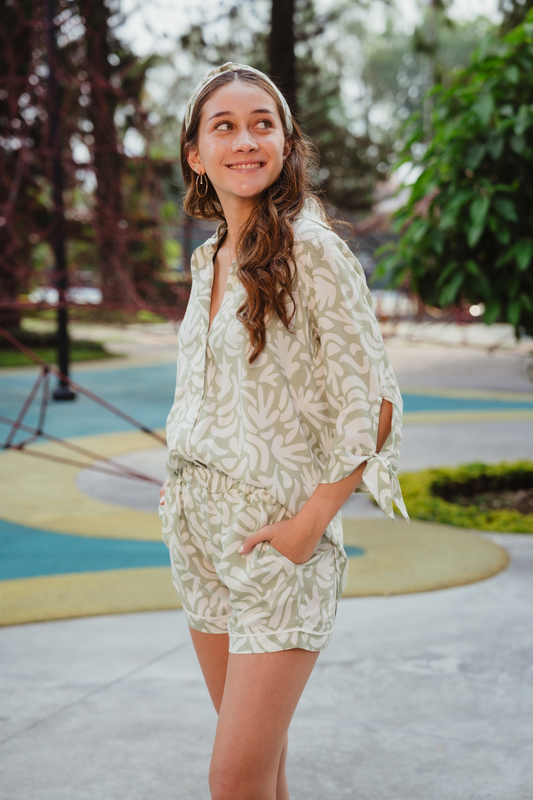 Set Verdino 2 piezas , blusa camisera larga , short con bolsas 
