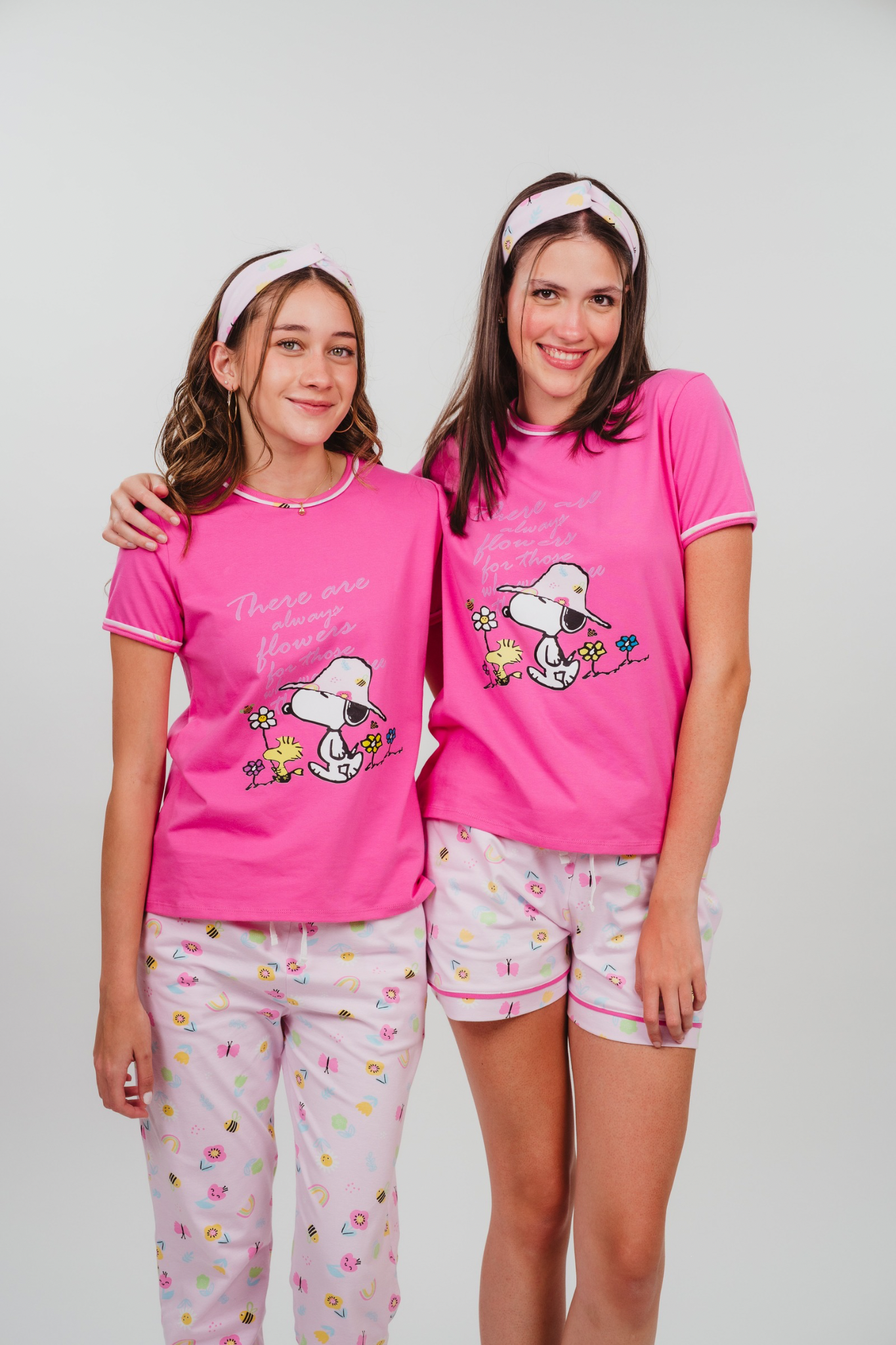 Pijama Gardens Snoopy 2 piezas , blusa  manga corta  , y pantalón con bolsas 