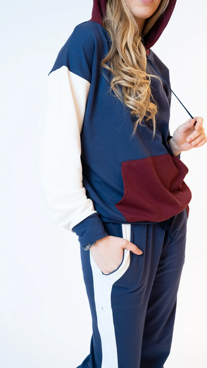 Set New Balance de sudadera y Pantalon con bolsas,

Elaborado en Algodon spandex, 