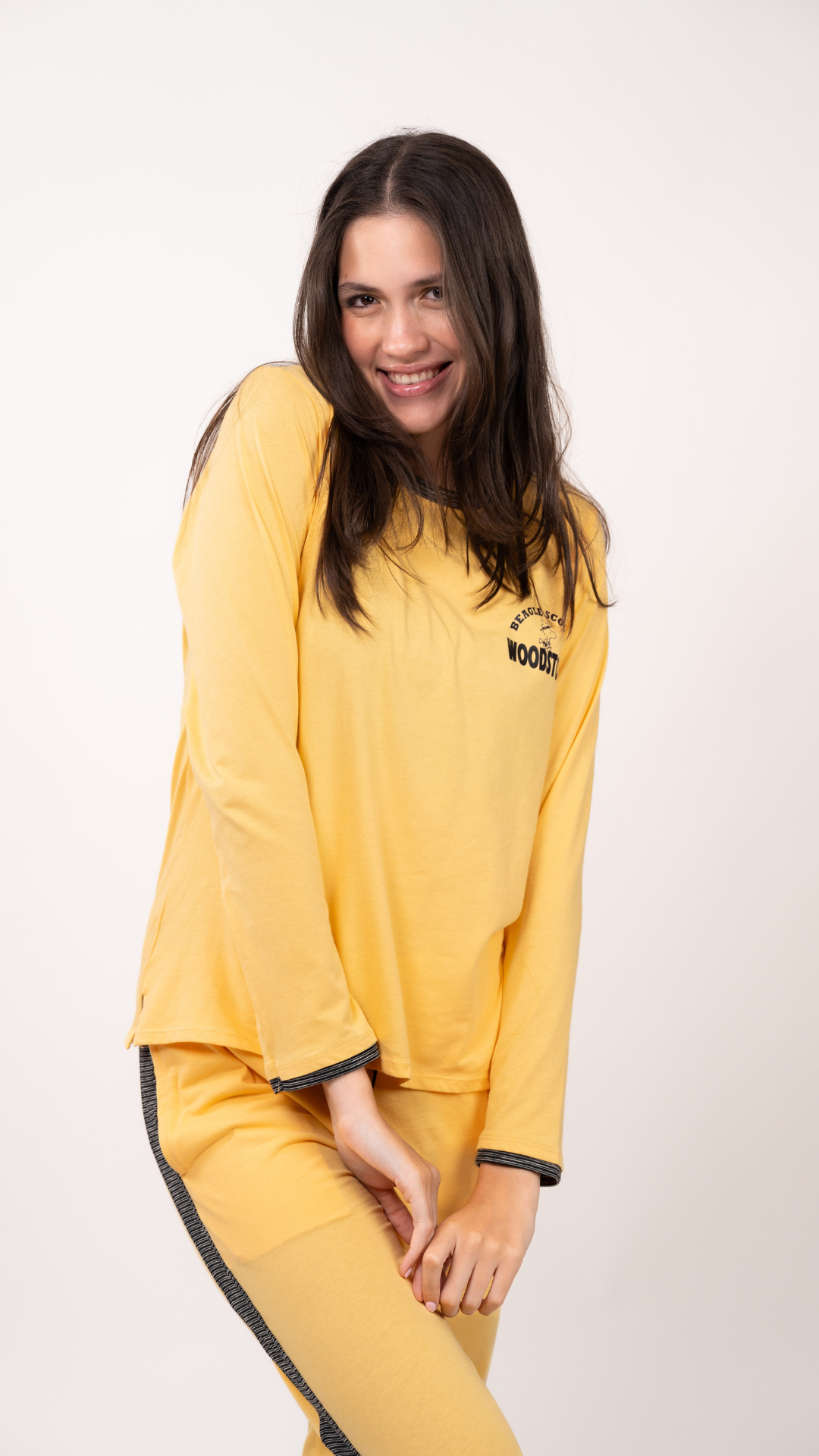 Pijama Clásica mashmellow 2 piezas , blusa  manga larga  , y pantalón con bolsas 