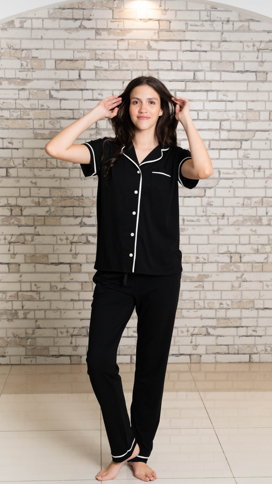 Pijama Camisera Off duty Black 2 piezas , blusa  manga corta  , y pantalón con bolsas 