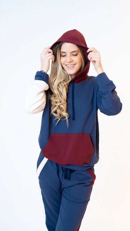 Set New Balance de sudadera y Pantalon con bolsas,

Elaborado en Algodon spandex, 