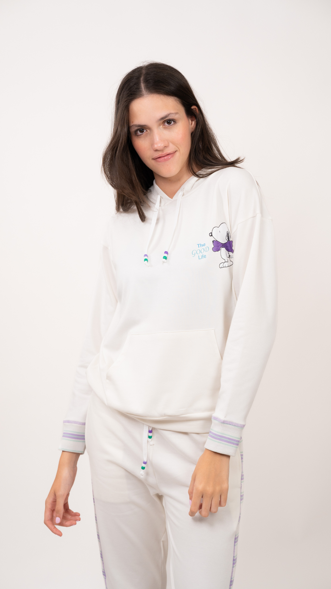 Set Riboon snoopy de sudadera y Pantalon con bolsas,

Elaborado en Algodon spandex, 