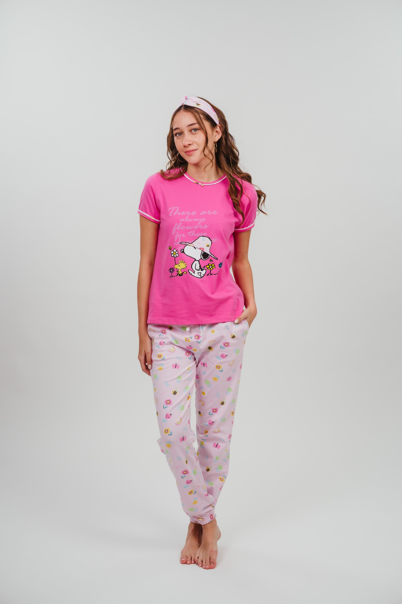 Pijama Gardens Snoopy 2 piezas , blusa  manga corta  , y pantalón con bolsas 