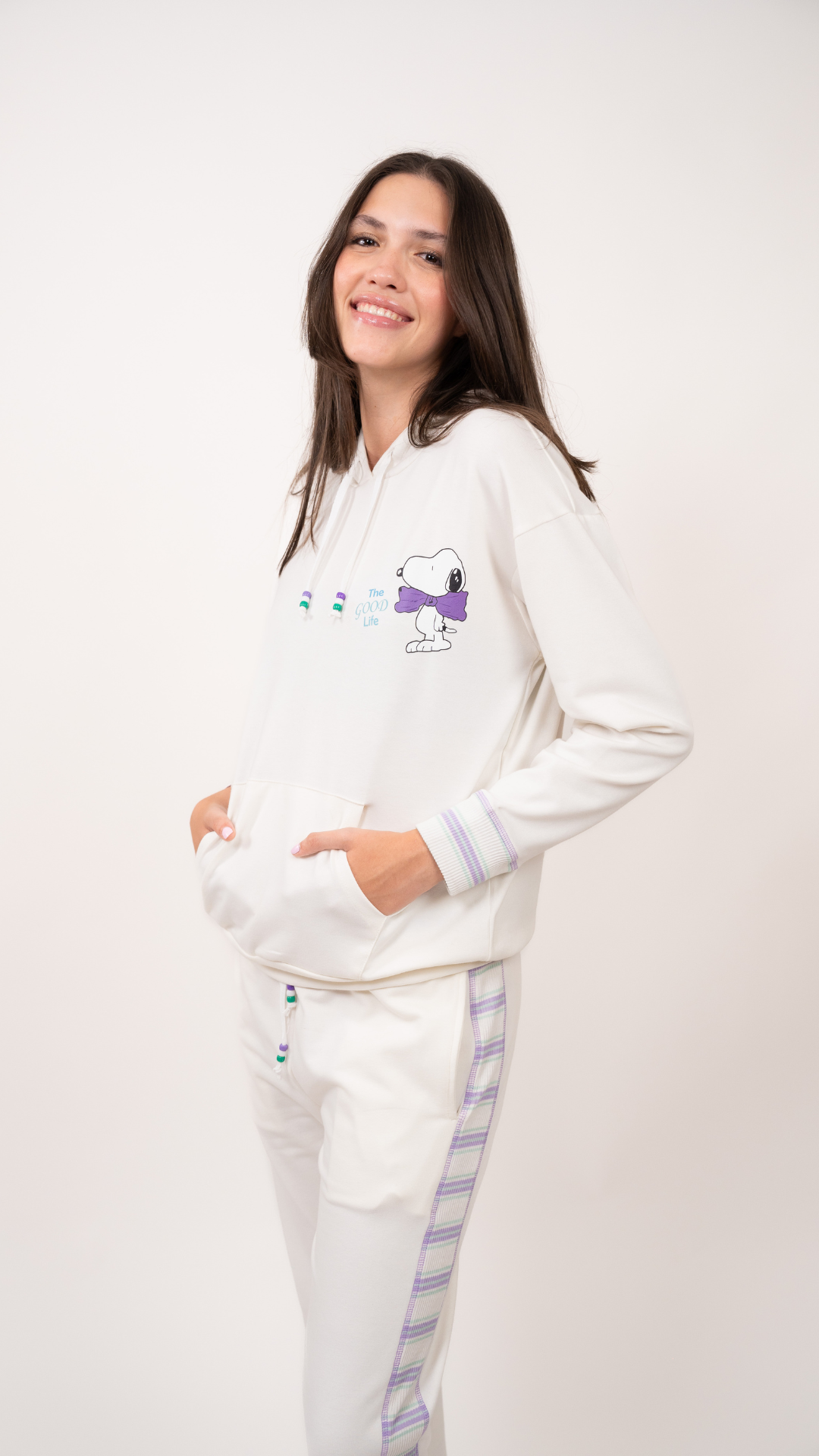 Set Riboon snoopy de sudadera y Pantalon con bolsas,

Elaborado en Algodon spandex, 