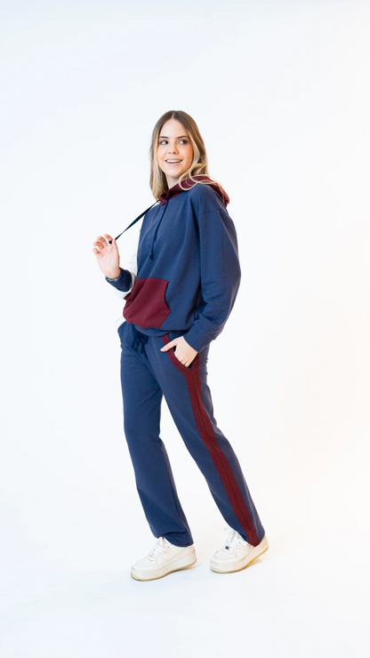 Set New Balance de sudadera y Pantalon con bolsas,

Elaborado en Algodon spandex, 