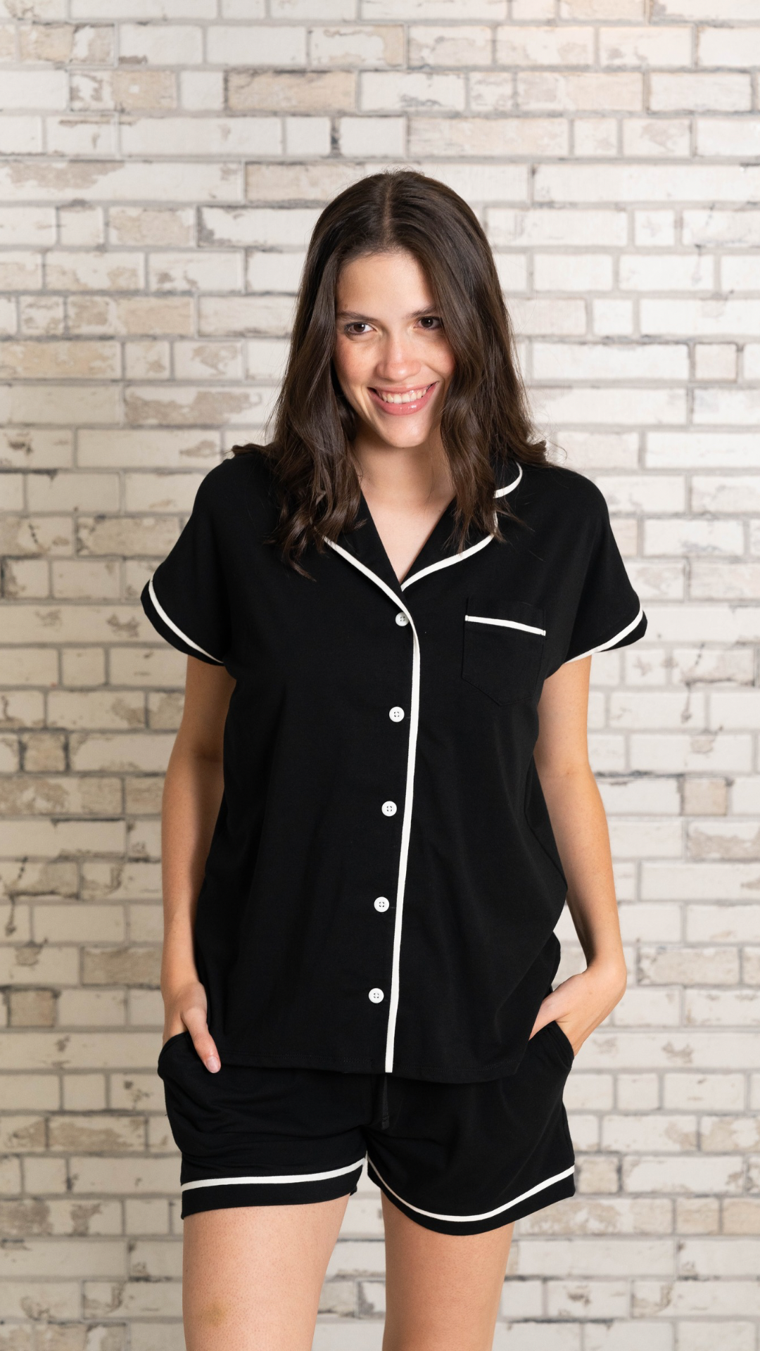 Pijama Camisera Off duty Black 2 piezas , blusa  manga corta  , y Short con bolsas 