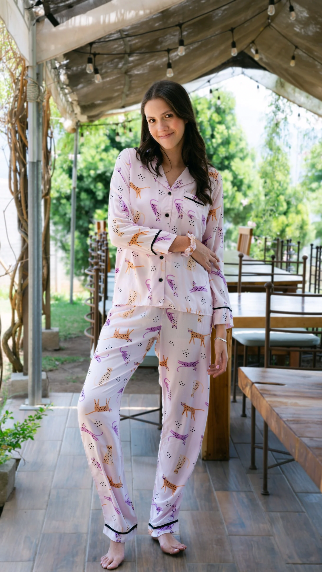 Pijama Camisera leopardo 2 piezas , blusa  manga larga  , y pantalón con bolsas 
