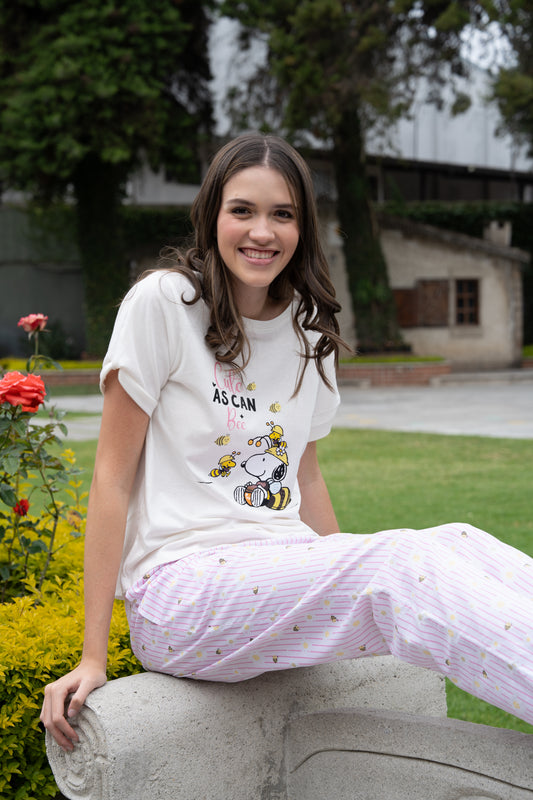Pijama cute Bee Snoopy 2 piezas , blusa  manga corta  y pantalón con bolsas 