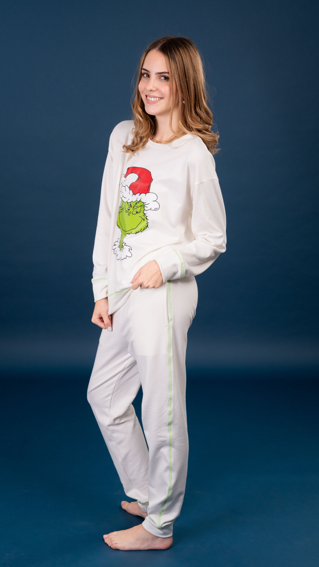 Set Grinch de sudadera y Pantalon con bolsas 

Elaborado en Algodon spandex