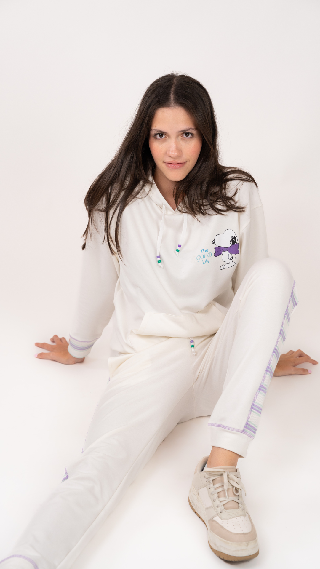 Set Riboon snoopy de sudadera y Pantalon con bolsas,

Elaborado en Algodon spandex, 