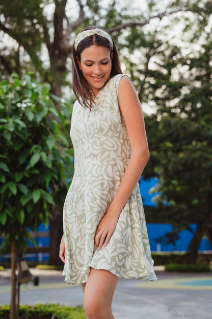 Vestido Corto Verdino en una pieza corto ,

elaborado en algodón 100% tipo hindú  