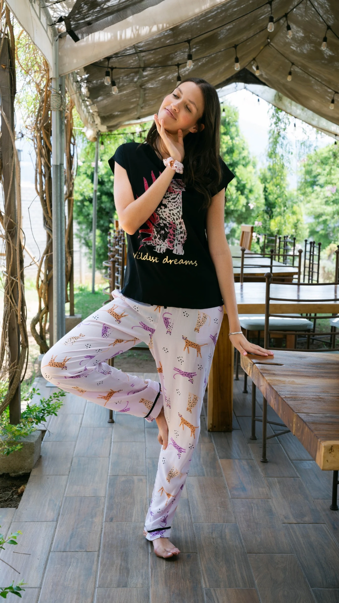 Pijama Clásica leopardo 2 piezas , blusa  manga corta  , y pantalón con bolsas 