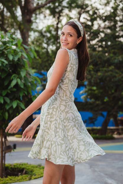 Vestido Corto Verdino en una pieza corto ,

elaborado en algodón 100% tipo hindú  